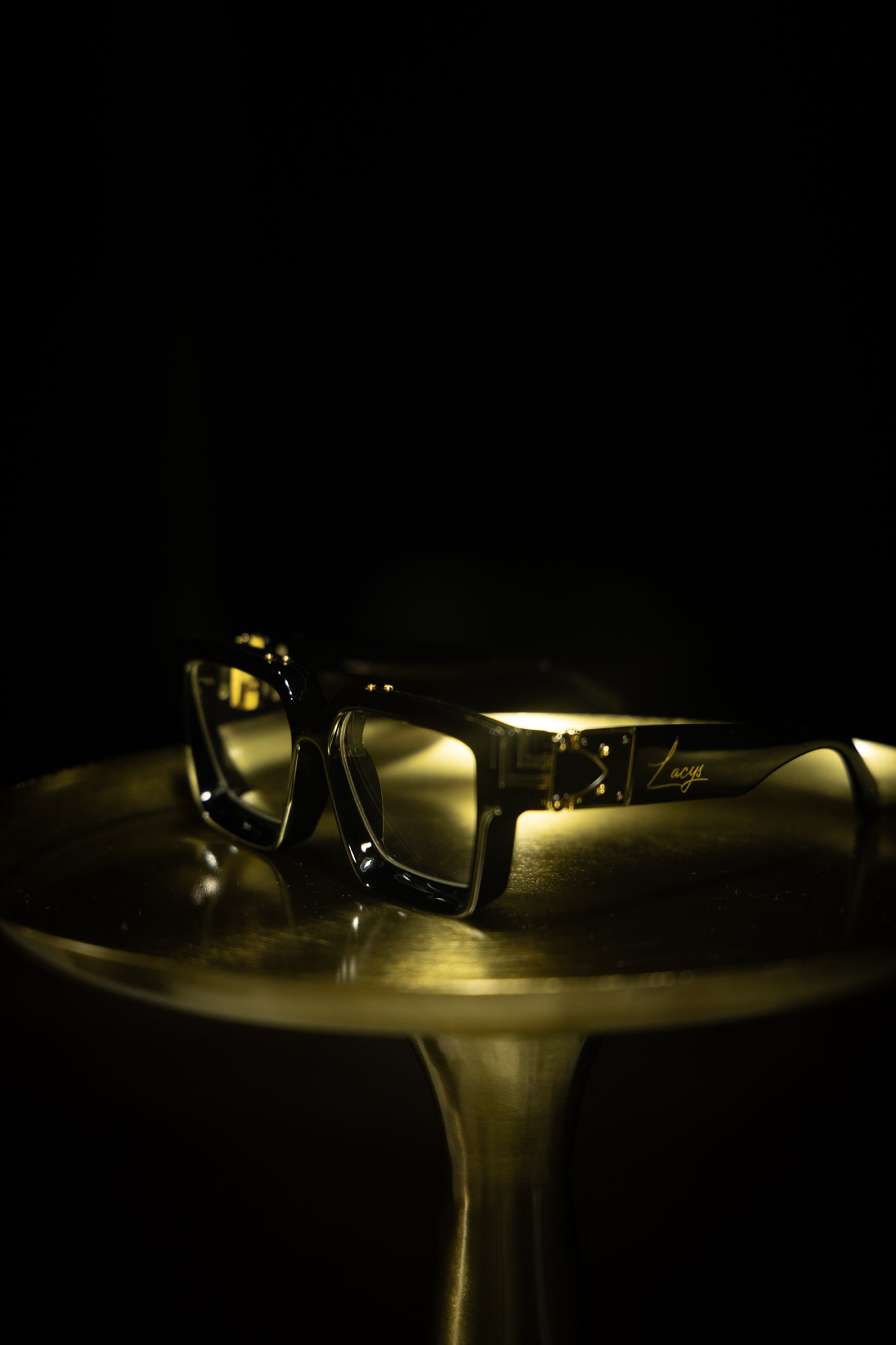 Classy square frames